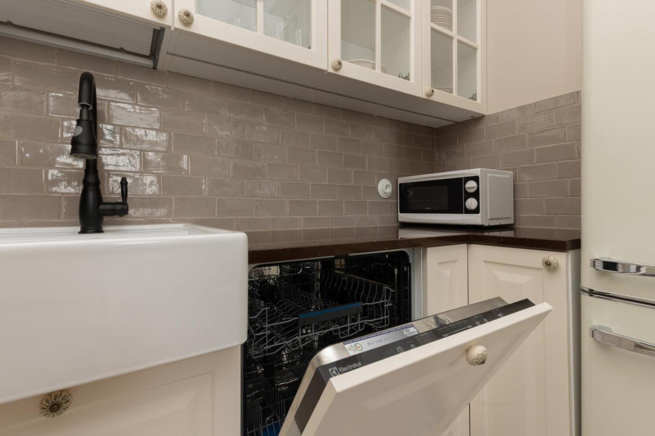 Metro Rondo Onz Apartment By Noclegi Renters Warsawa Bagian luar foto