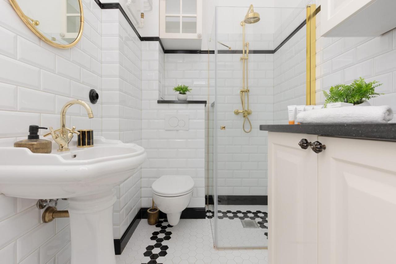 Metro Rondo Onz Apartment By Noclegi Renters Warsawa Bagian luar foto
