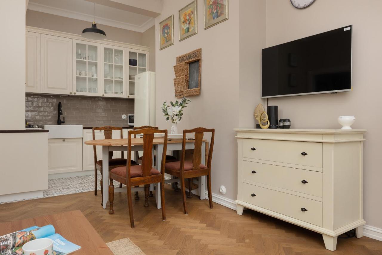 Metro Rondo Onz Apartment By Noclegi Renters Warsawa Bagian luar foto