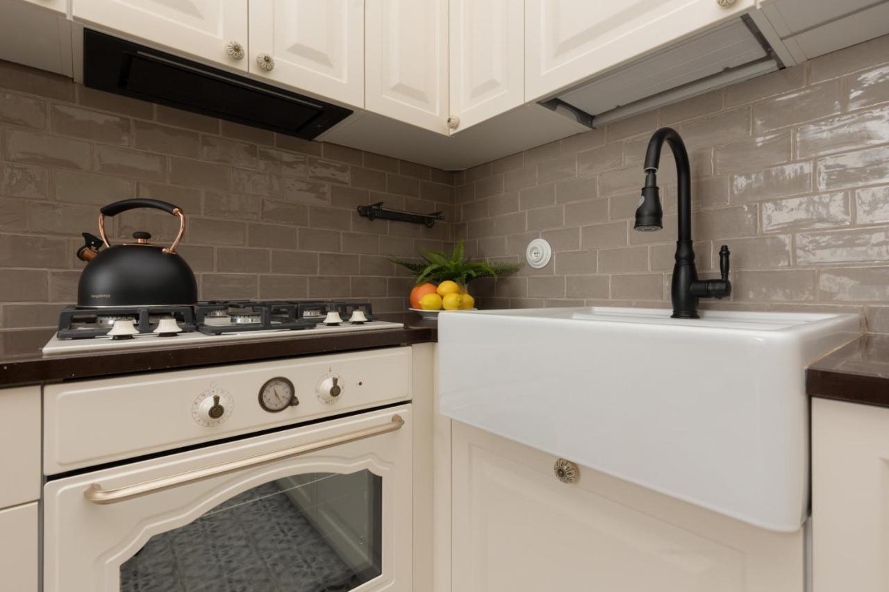 Metro Rondo Onz Apartment By Noclegi Renters Warsawa Bagian luar foto